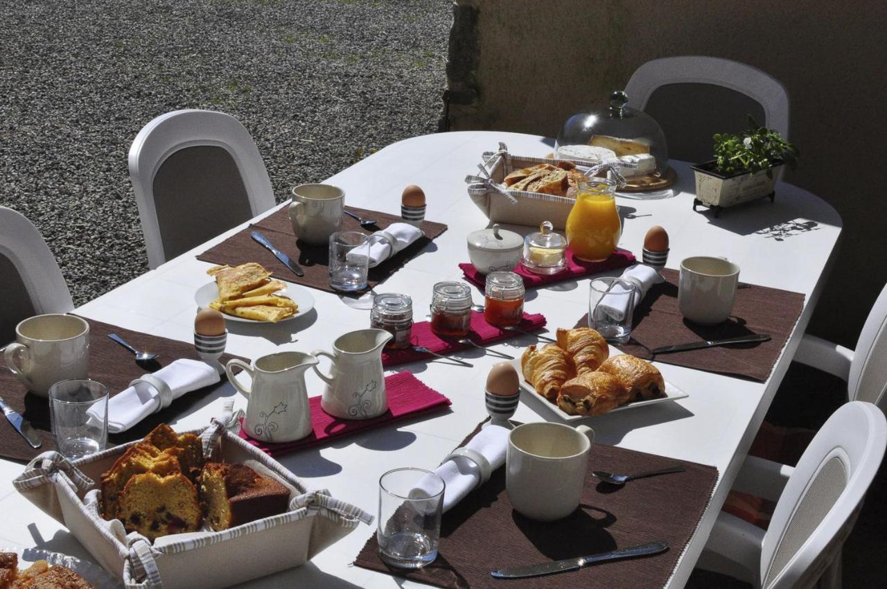 Ty Daou Gwez Bed & Breakfast Irodouer Bagian luar foto