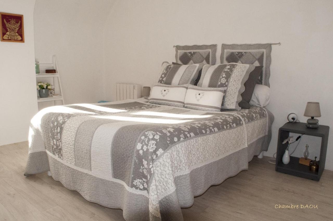 Ty Daou Gwez Bed & Breakfast Irodouer Bagian luar foto