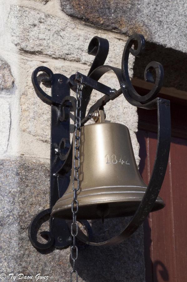 Ty Daou Gwez Bed & Breakfast Irodouer Bagian luar foto