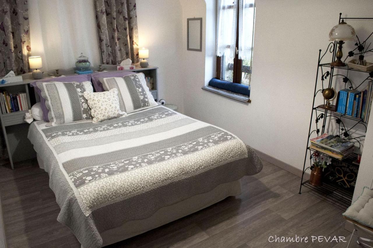 Ty Daou Gwez Bed & Breakfast Irodouer Bagian luar foto