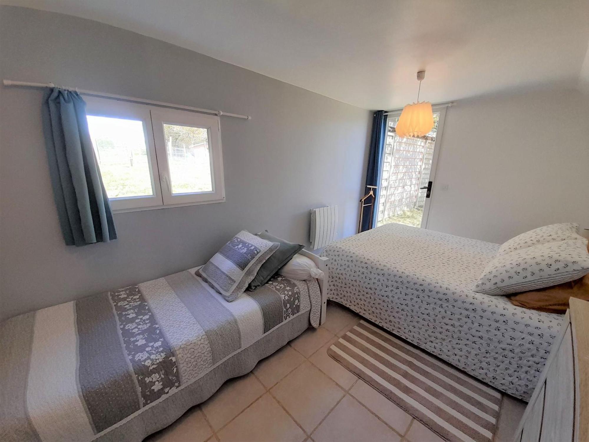 Ty Daou Gwez Bed & Breakfast Irodouer Bagian luar foto